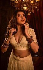 Self makeup and grooming course