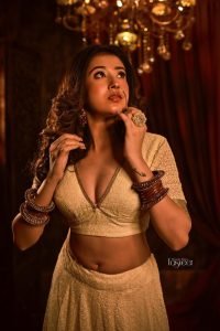 Self makeup and grooming course